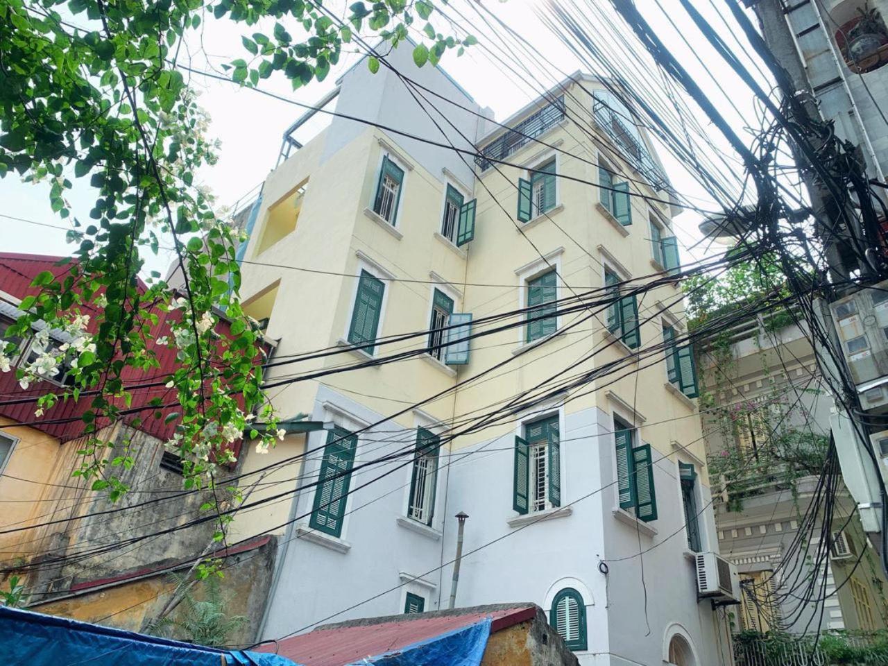 Ở trọ Orange With Balcony 02